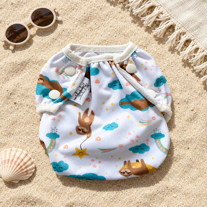 Wasbare zwemluier Luiaard design – strand flat-lay